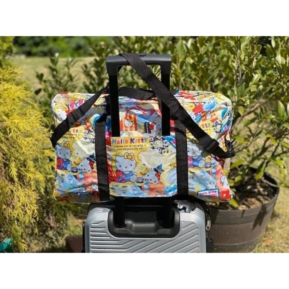 Hello Kitty Travel Duffle Bag Weekend Overnight Bag Colorful Print‎ foldable - Picture 5 of 7